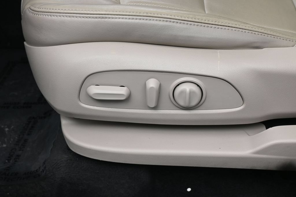 Used 2020 Buick Enclave Essence FWD image 12