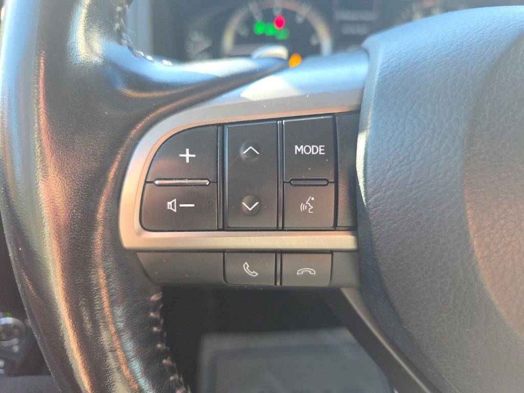 Used 2020 Lexus LX 570 4WD w/ 3rd Row & Luxury Pkg image 29