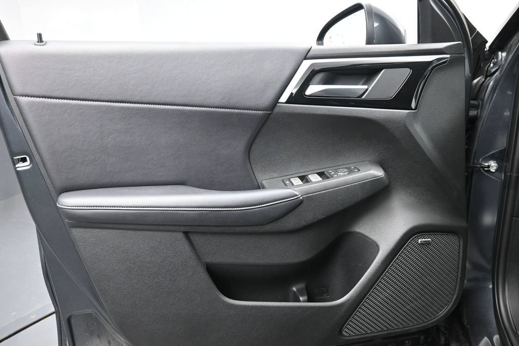 Used 2025 Mitsubishi Outlander SE AWD/4WD image 25