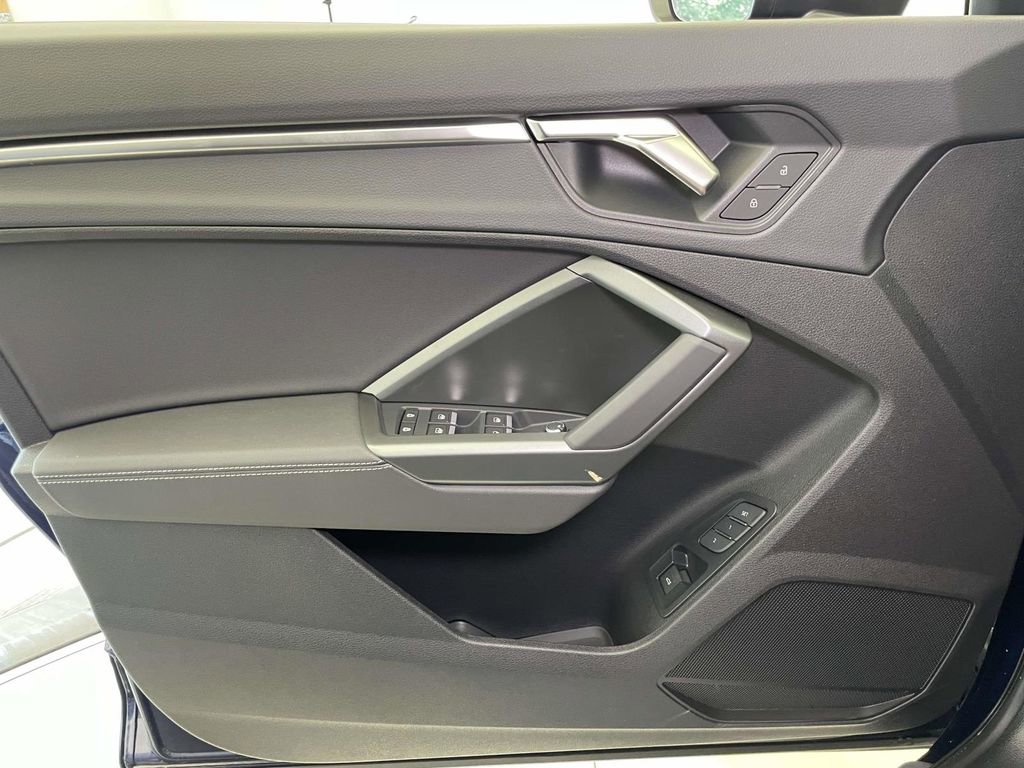 New 2025 Audi Q3 2.0T Premium image 32