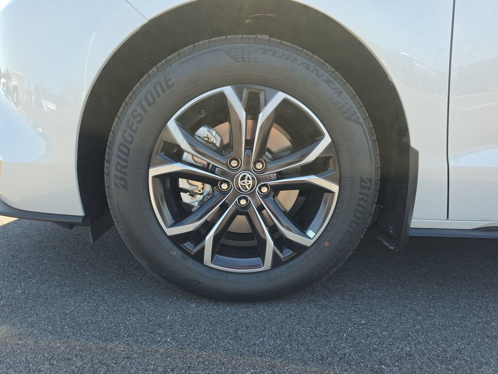 Used 2026 Toyota Sienna Platinum AWD/4WD image 13