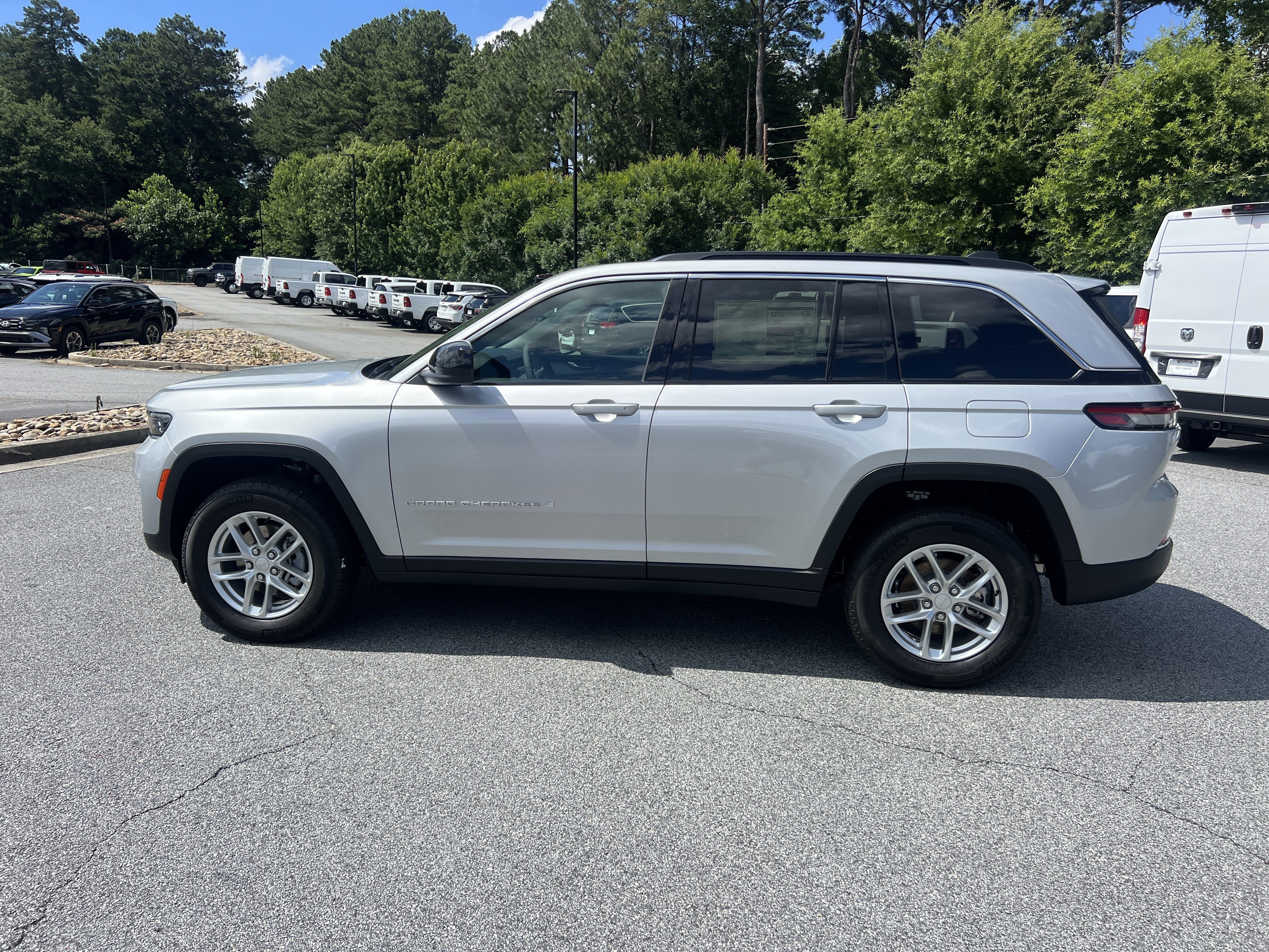 New 2026 Jeep Grand Cherokee Laredo X RWD image 4