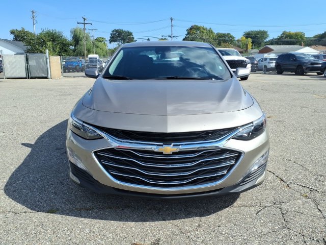 Used 2025 Chevrolet Malibu LT FWD image 2