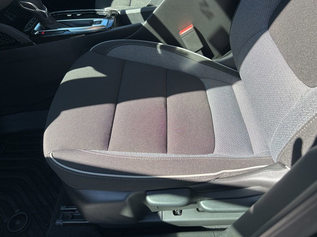 Used 2024 Chevrolet TrailBlazer LT w/ LT Cold Weather Package image 18