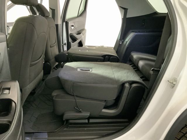 Used 2020 Chevrolet Traverse LT FWD image 34