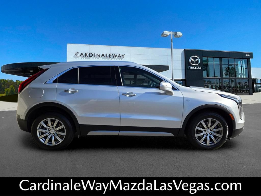 Used 2022 Cadillac XT4 Premium Luxury w/ Safety Alert Package FWD image 6