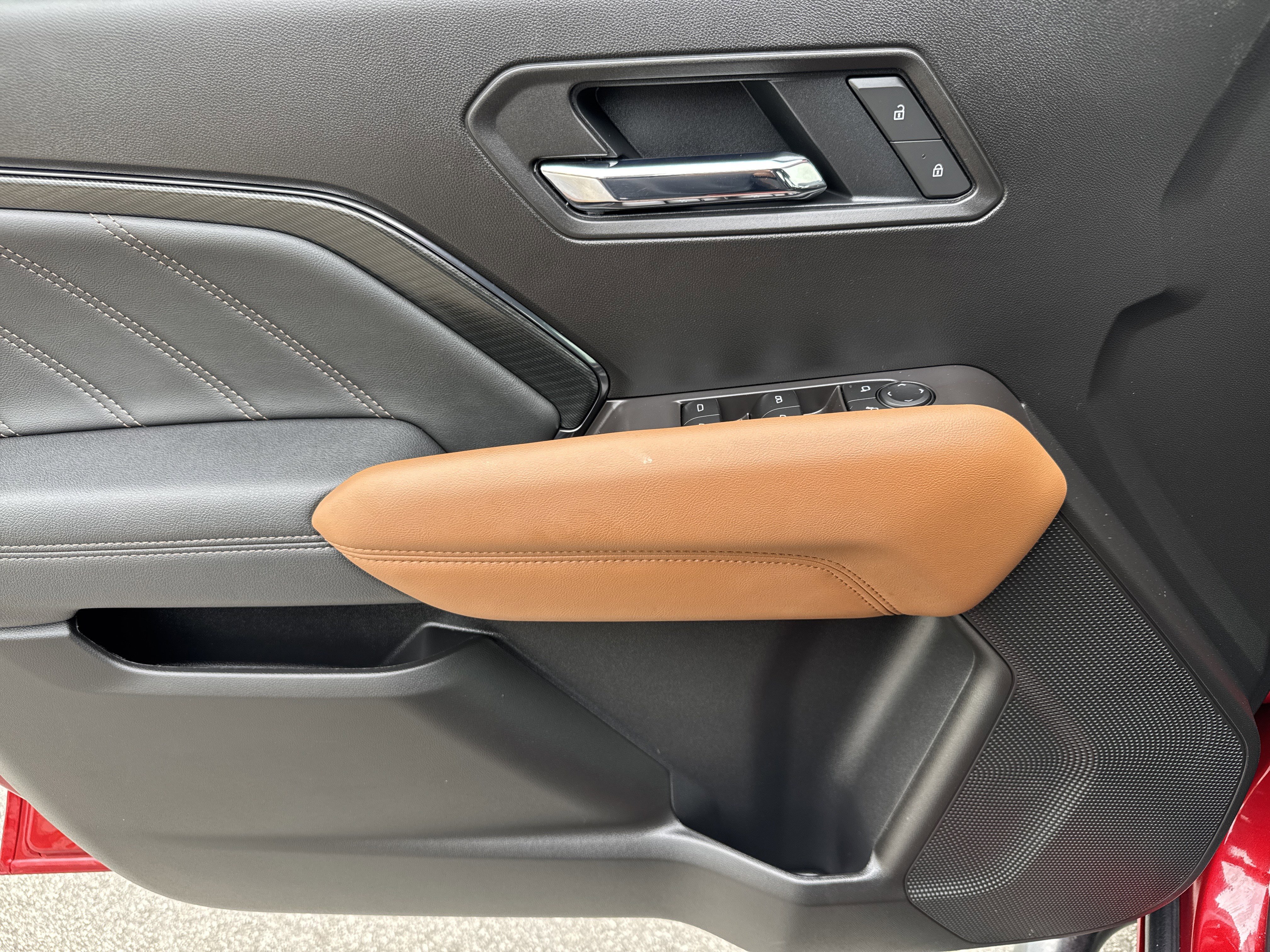 Used 2026 GMC Canyon AT4 image 13