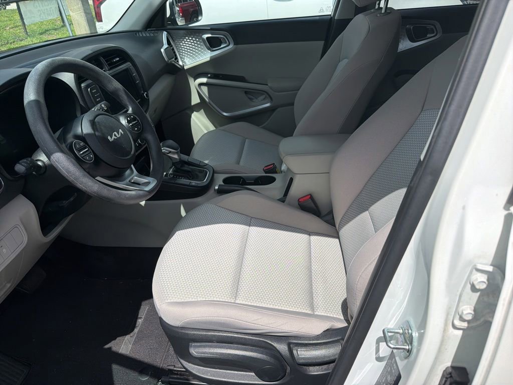 Used 2023 Kia Soul LX FWD image 11