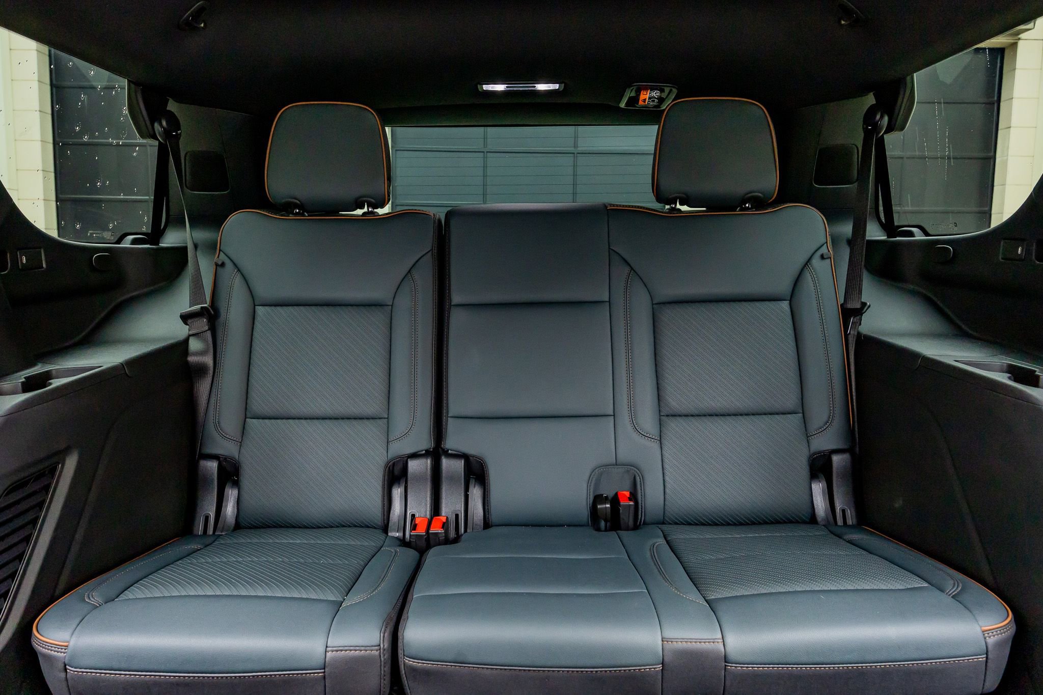 Used 2025 GMC Yukon AT4 w/ AT4 Premium Plus Package image 37