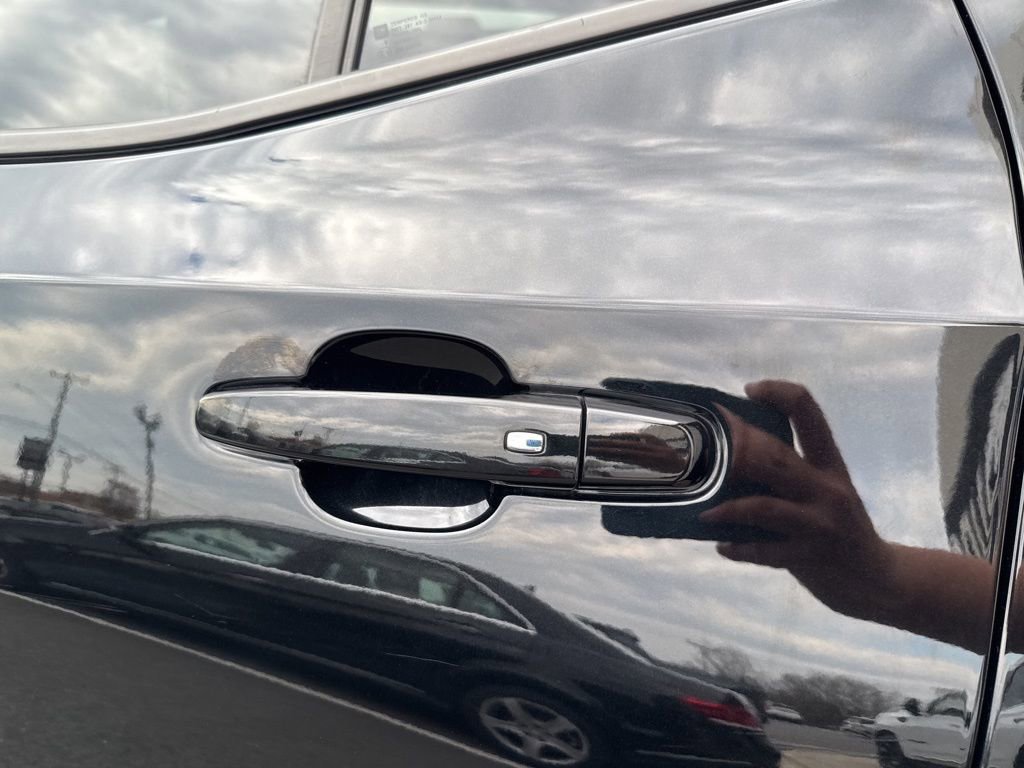 Used 2020 GMC Terrain SLT w/ Preferred Package image 12