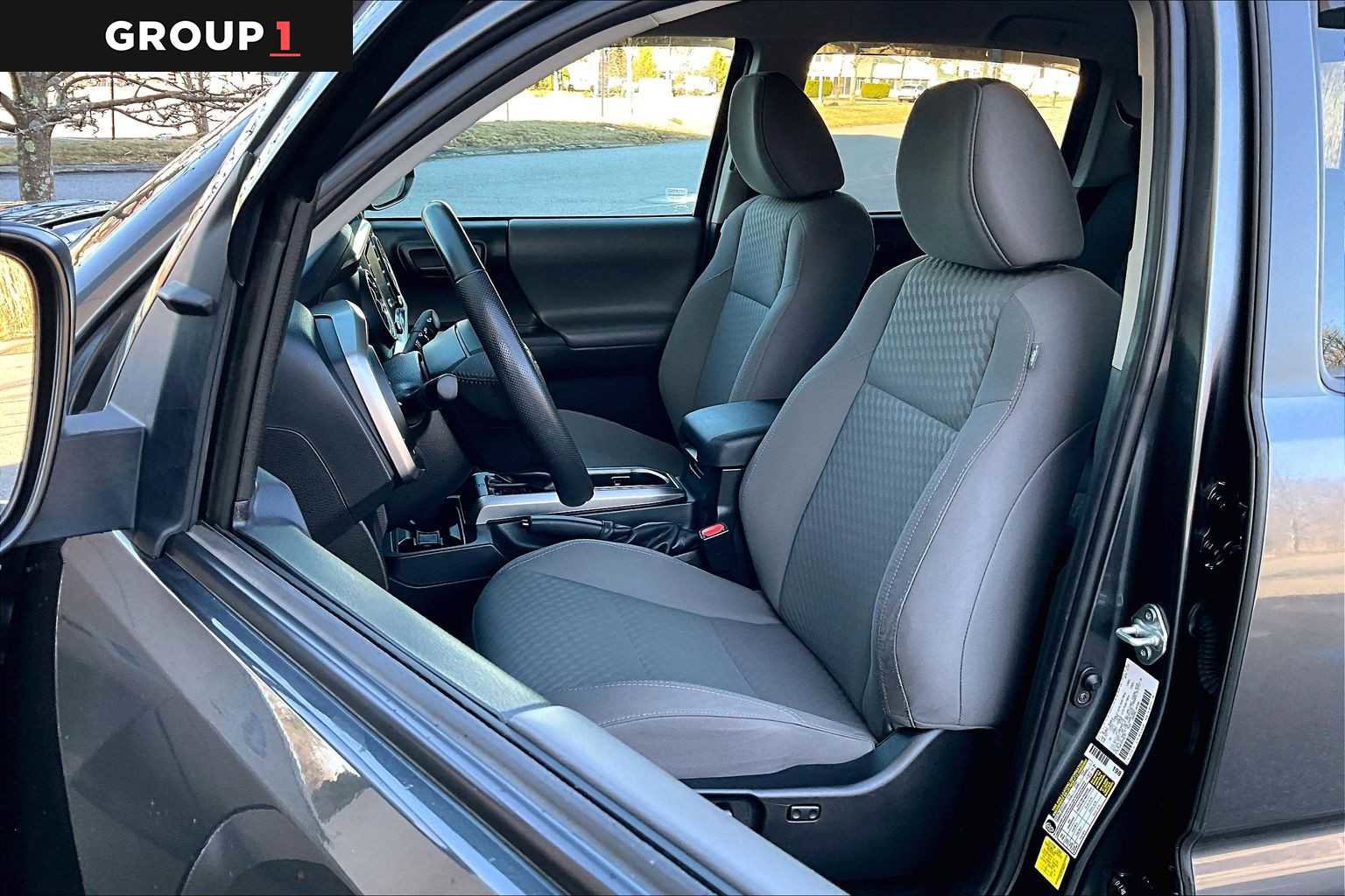 Certified 2023 Toyota Tacoma SR5 AWD/4WD image 9