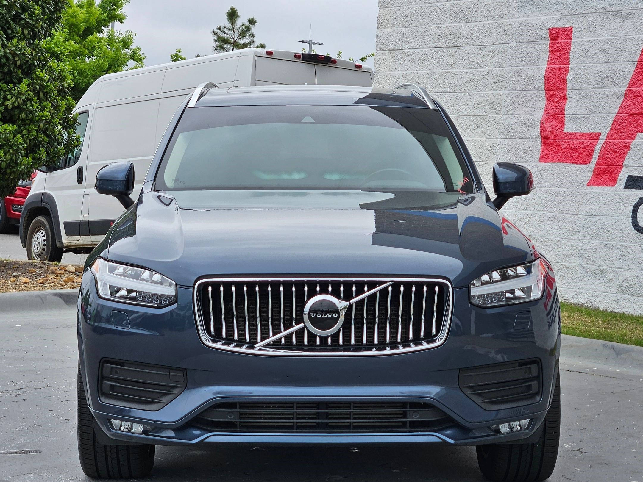 Used 2021 Volvo XC90 T5 Momentum w/ Climate Package image 2