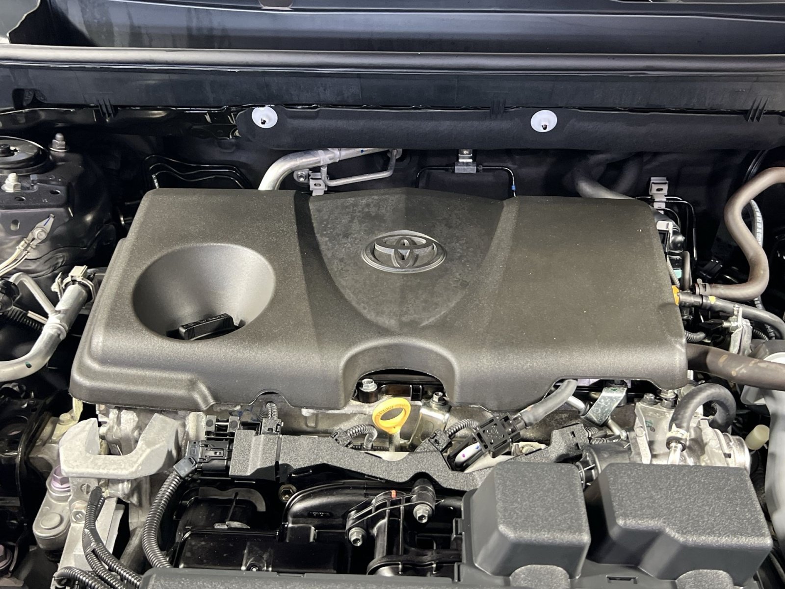Used 2024 Toyota RAV4 XLE AWD/4WD image 29