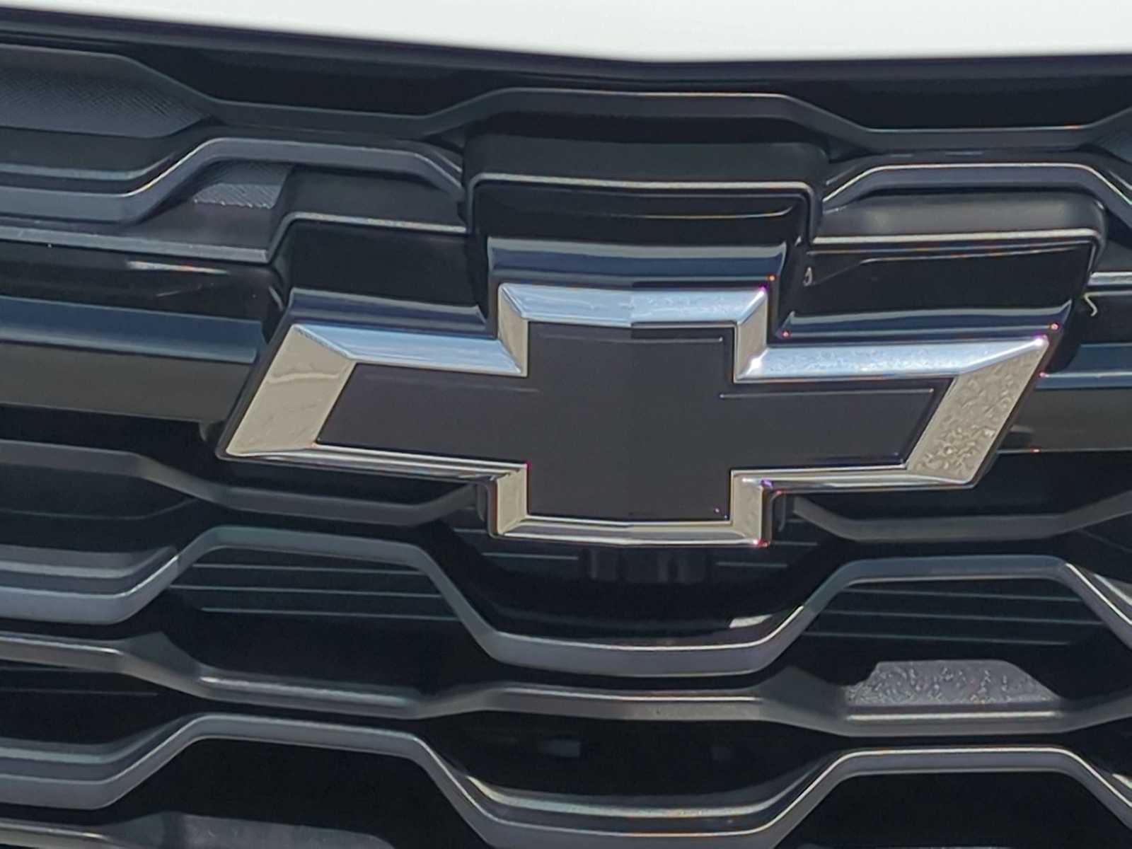 New 2026 Chevrolet Trax LT w/ Midnight Edition FWD image 8