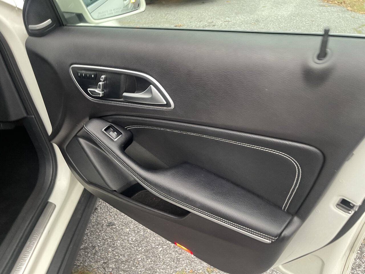 Used 2018 Mercedes-Benz GLA 250 4MATIC image 28