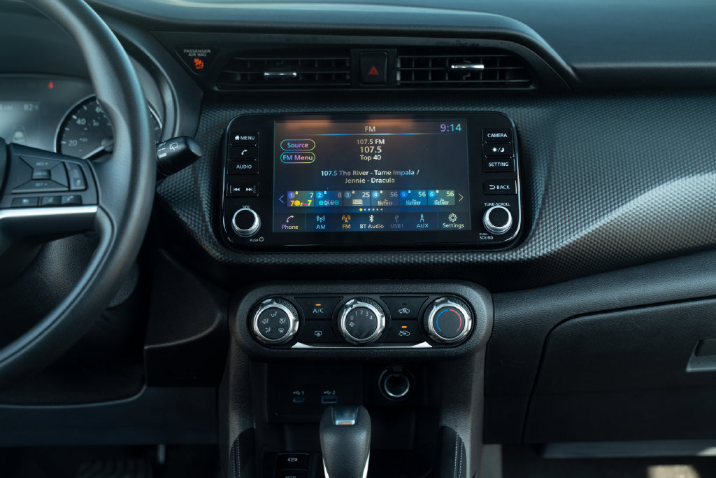 Used 2023 Nissan Kicks SV w/ Interior Electronics Package FWD image 30