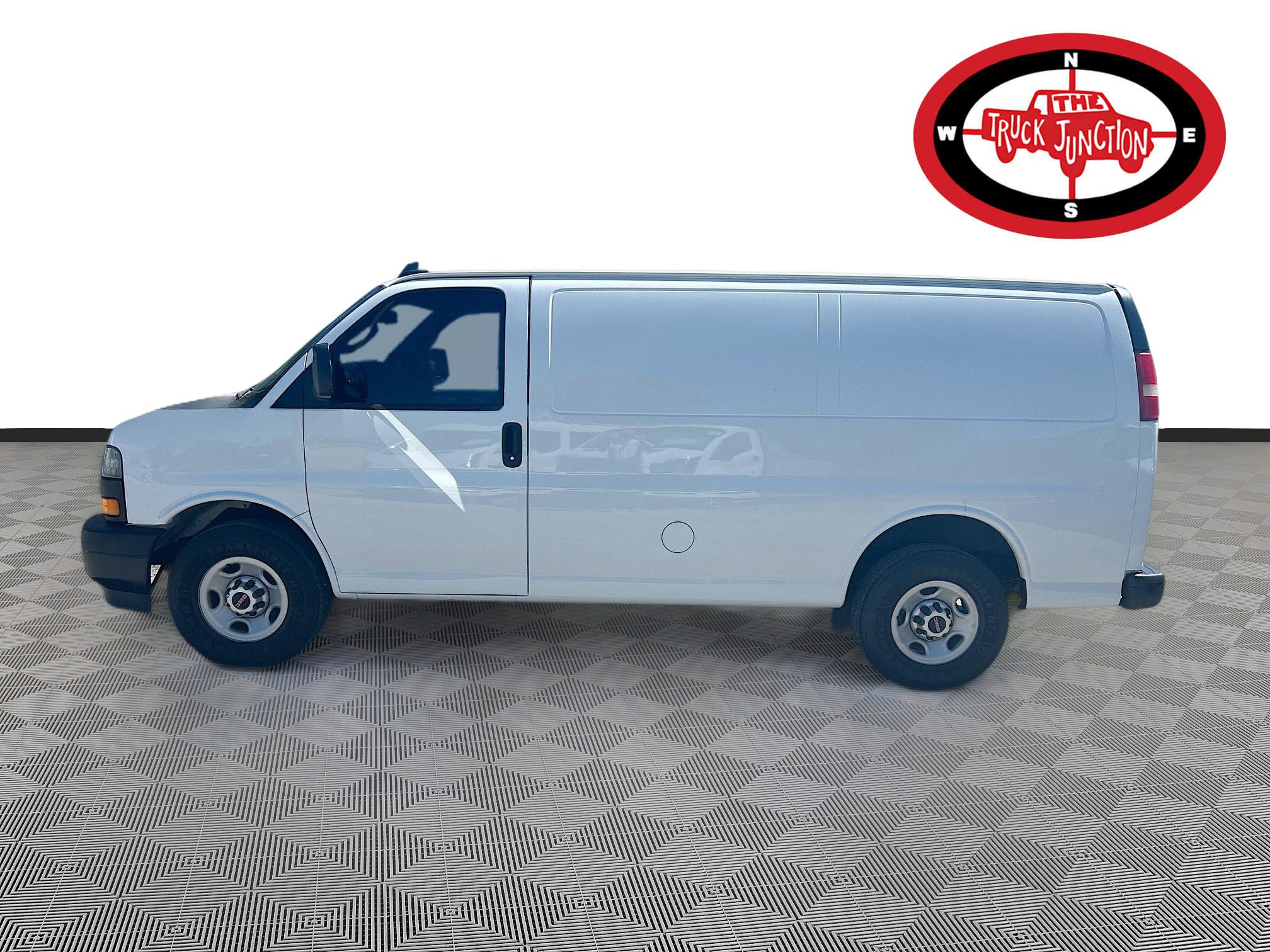 Used 2019 GMC Savana 2500 w/ Driver Convenience Package image 4