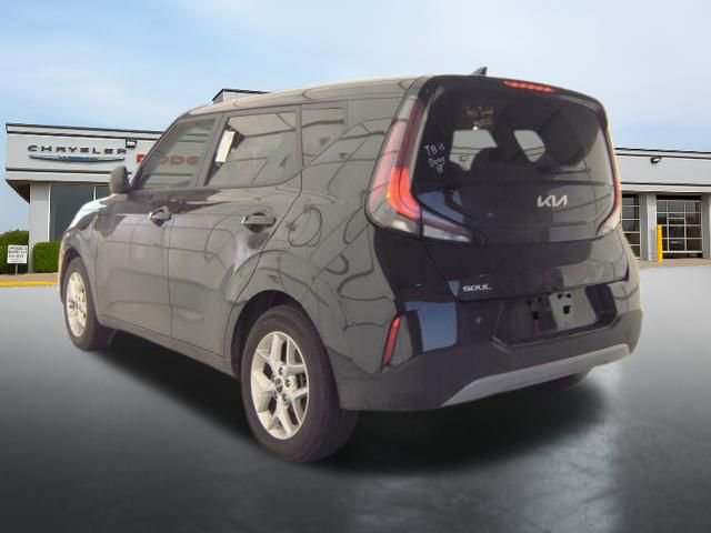 Used 2025 Kia Soul LX w/ LX Technology Package FWD image 7