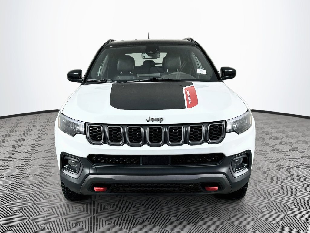 Certified 2025 Jeep Compass Trailhawk AWD/4WD image 4