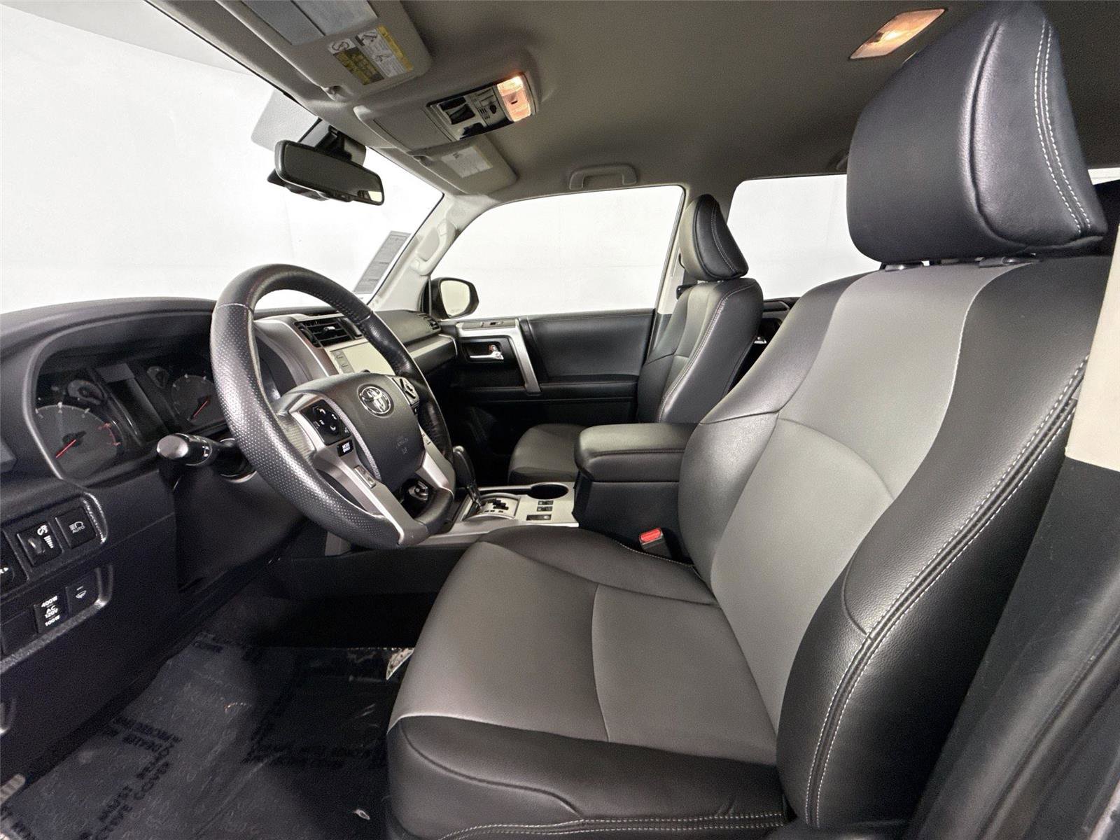 Used 2024 Toyota 4Runner SR5 Premium image 3