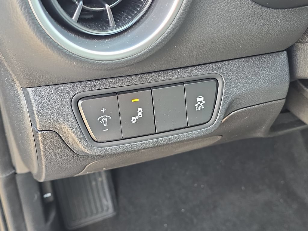 Certified 2023 Kia Forte LXS w/ LXS Technology Package FWD image 10