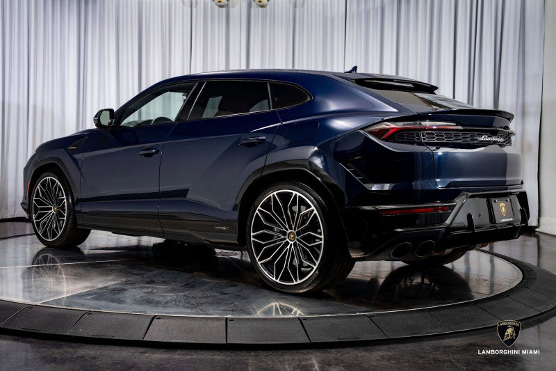 Used 2025 Lamborghini Urus SE image 10