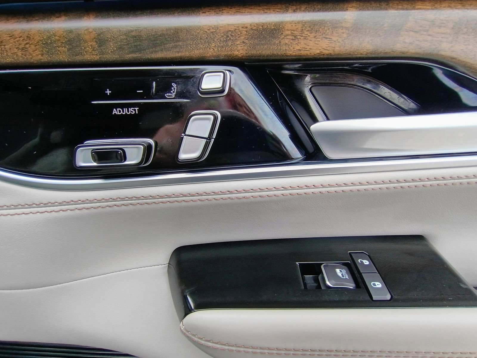 Used 2022 Jeep Grand Wagoneer Series I image 33