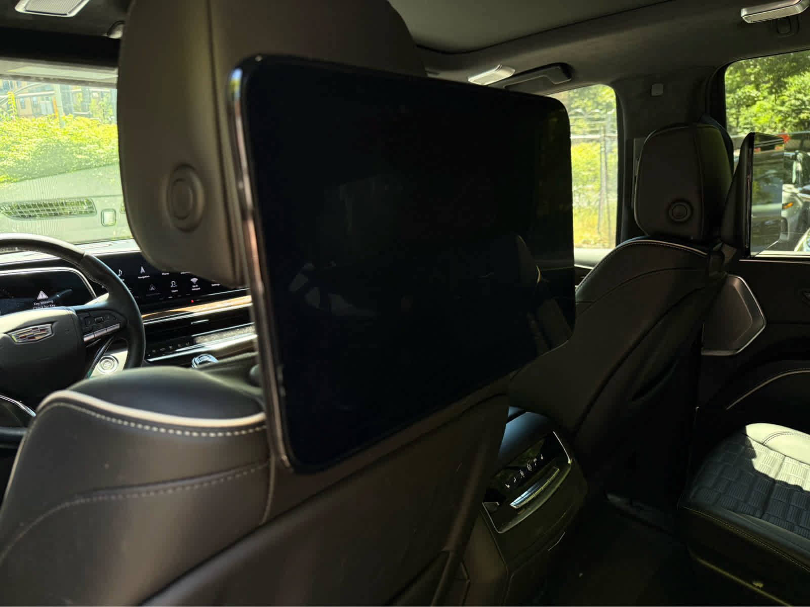 Used 2022 Cadillac Escalade Sport Platinum w/ Heavy-Duty Trailer Package AWD/4WD image 10