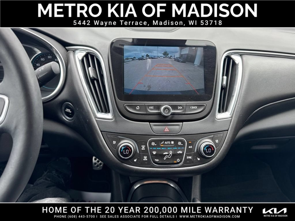 Used 2017 Chevrolet Malibu Premier w/ Driver Confidence Package FWD image 22