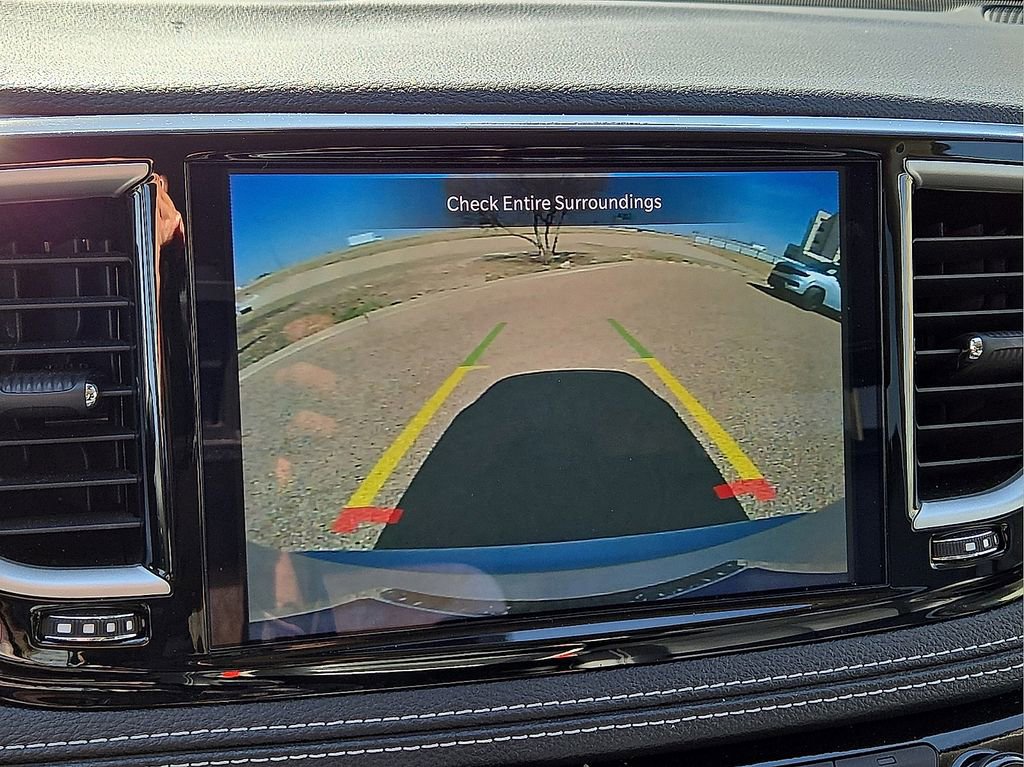 Used 2024 Chrysler Pacifica Select image 28