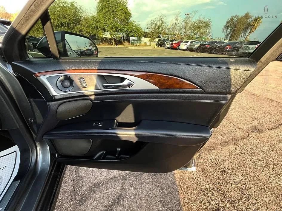 Used 2019 Lincoln MKZ Reserve w/ Reserve Plus Package FWD image 14