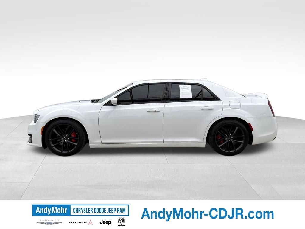 Used 2023 Chrysler 300 C RWD image 4