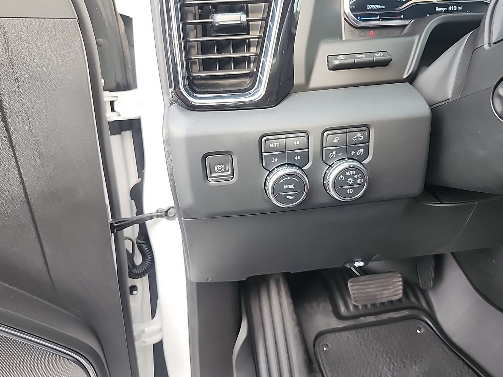 Used 2024 GMC Sierra 1500 Denali Ultimate AWD/4WD image 13