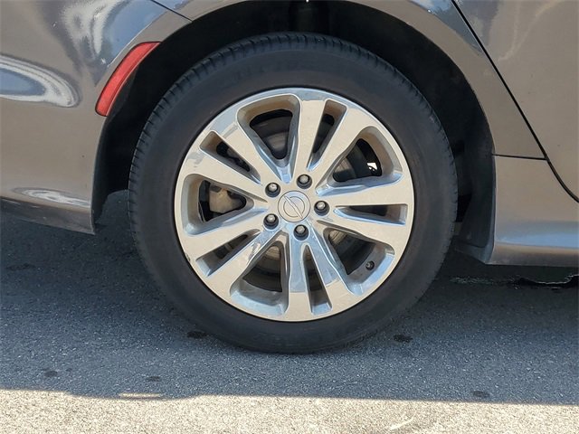Used 2016 Chrysler 200 Limited image 5