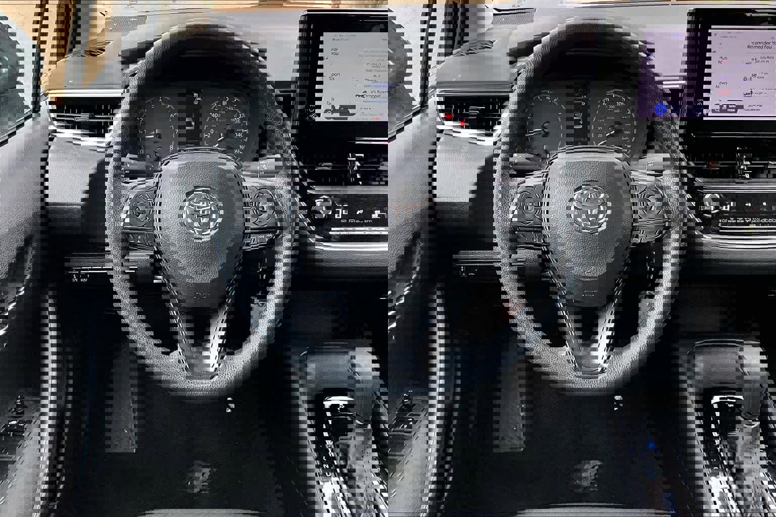 Used 2024 Toyota Corolla LE image 6