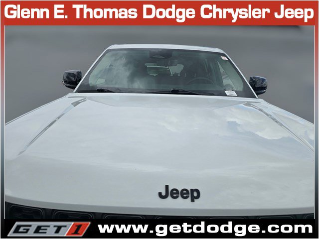Certified 2023 Jeep Grand Cherokee Limited w/ Luxury Tech Group II RWD image 5