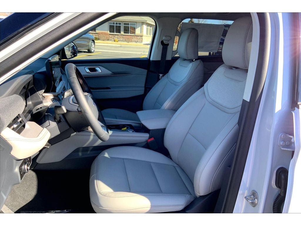 New 2026 Ford Explorer Active w/ Active Comfort Package image 25