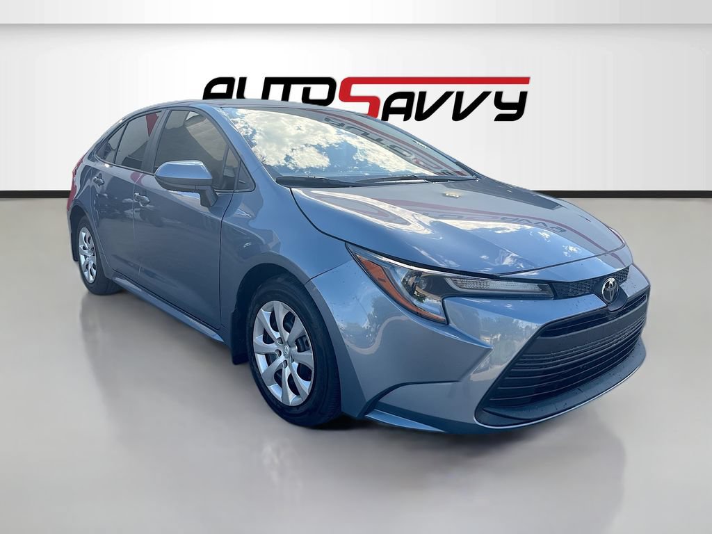 Used 2025 Toyota Corolla LE FWD image 1