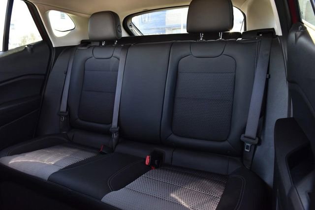 Used 2025 Chevrolet Trax LT w/ LT Convenience Package image 19