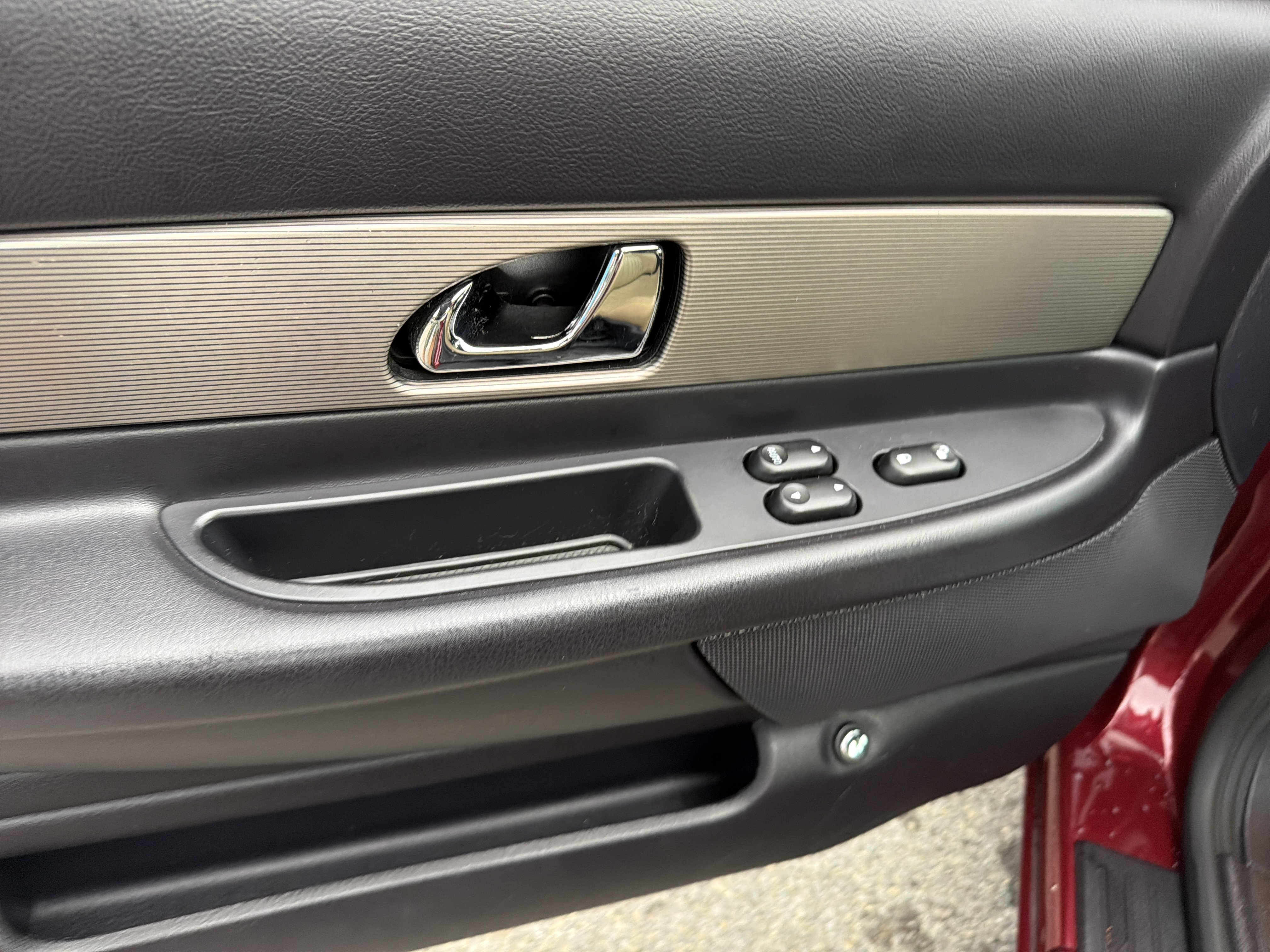 Used 2004 Ford Thunderbird RWD image 12