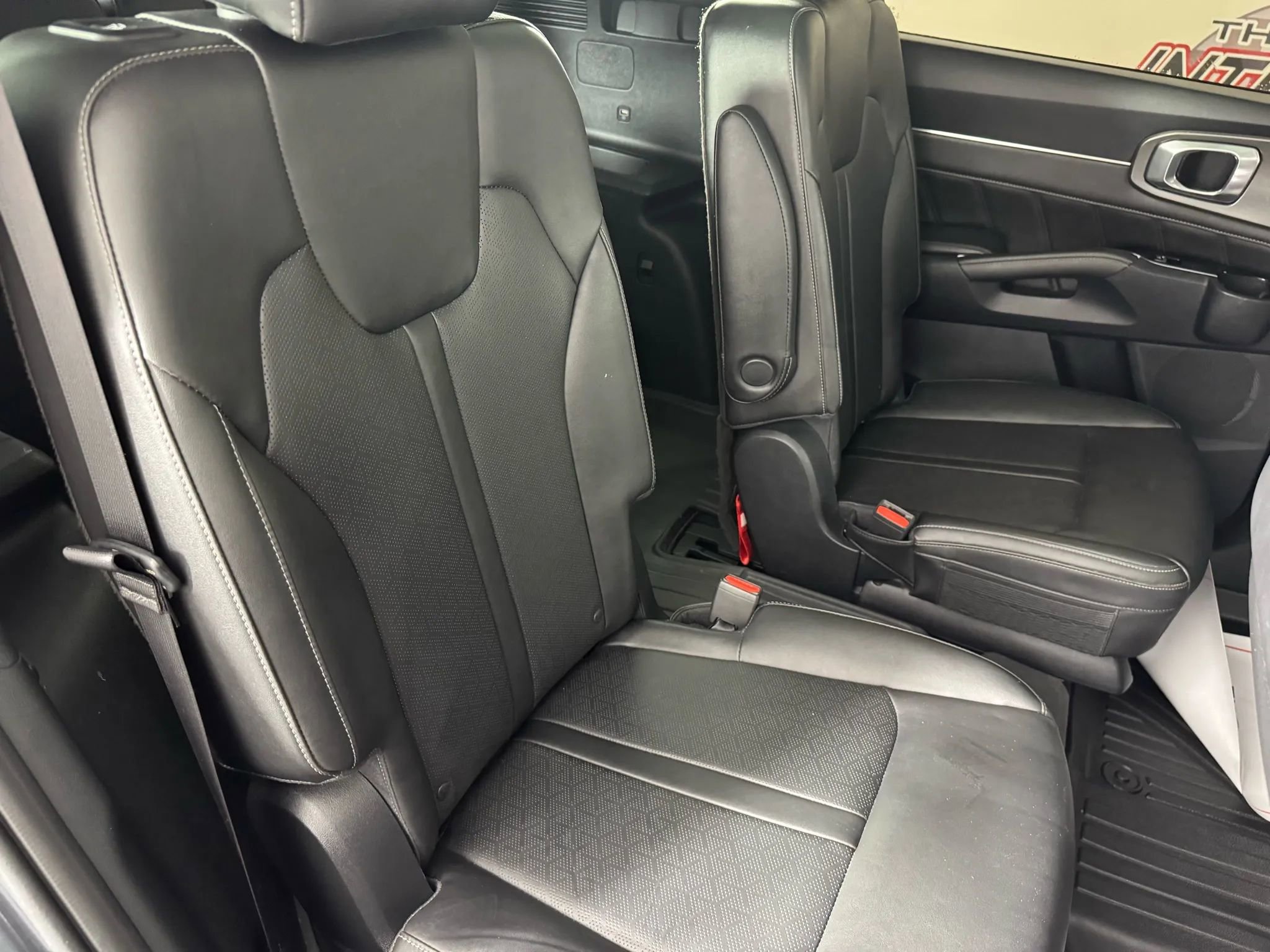 Used 2022 Kia Sorento SX image 40