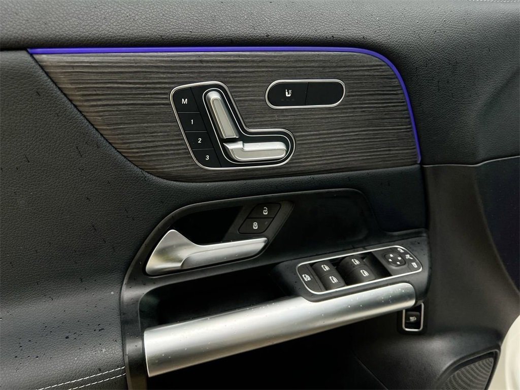 Used 2023 Mercedes-Benz GLA 250 4MATIC image 11