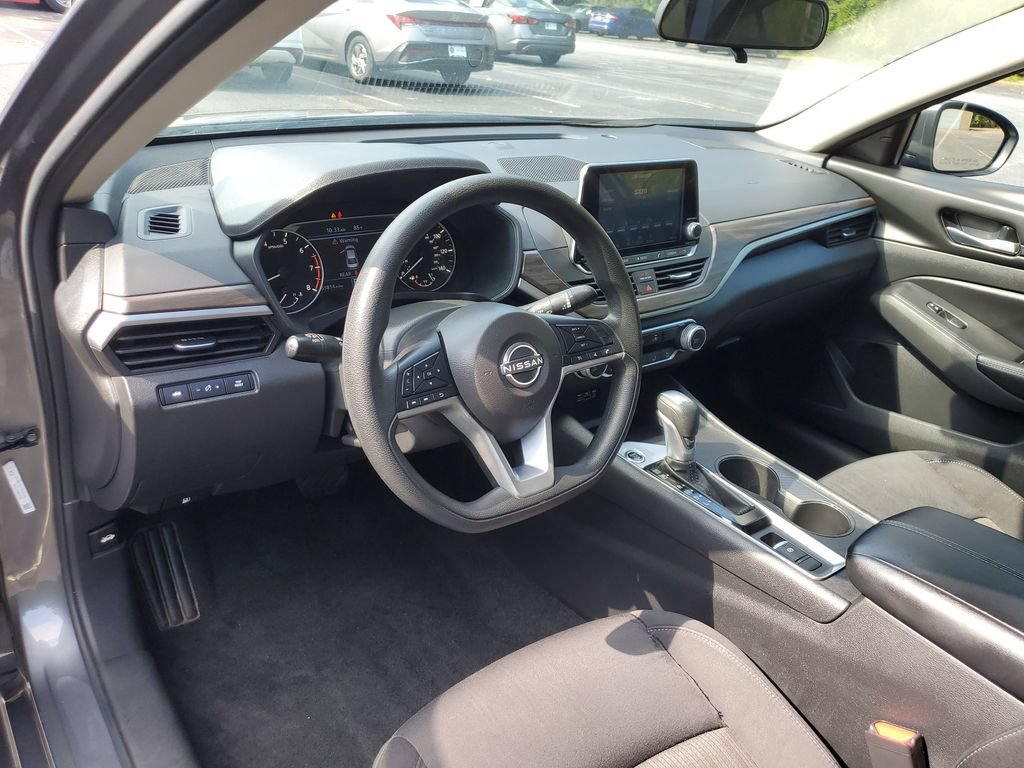 Used 2025 Nissan Altima 2.5 SV AWD/4WD image 20