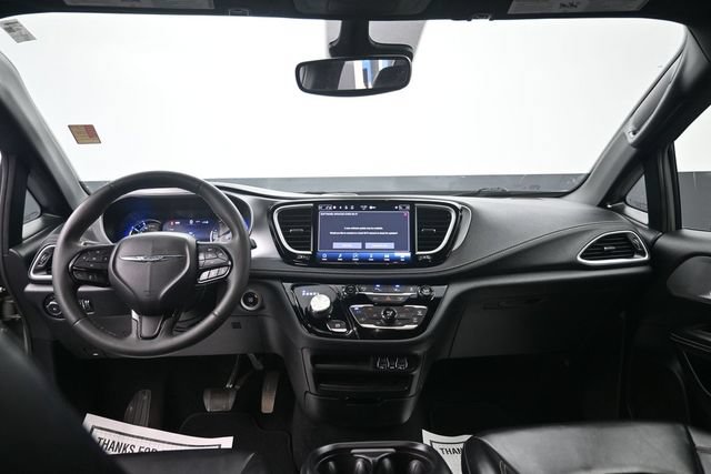 Used 2023 Chrysler Pacifica Touring-L w/ S Appearance Package FWD image 27