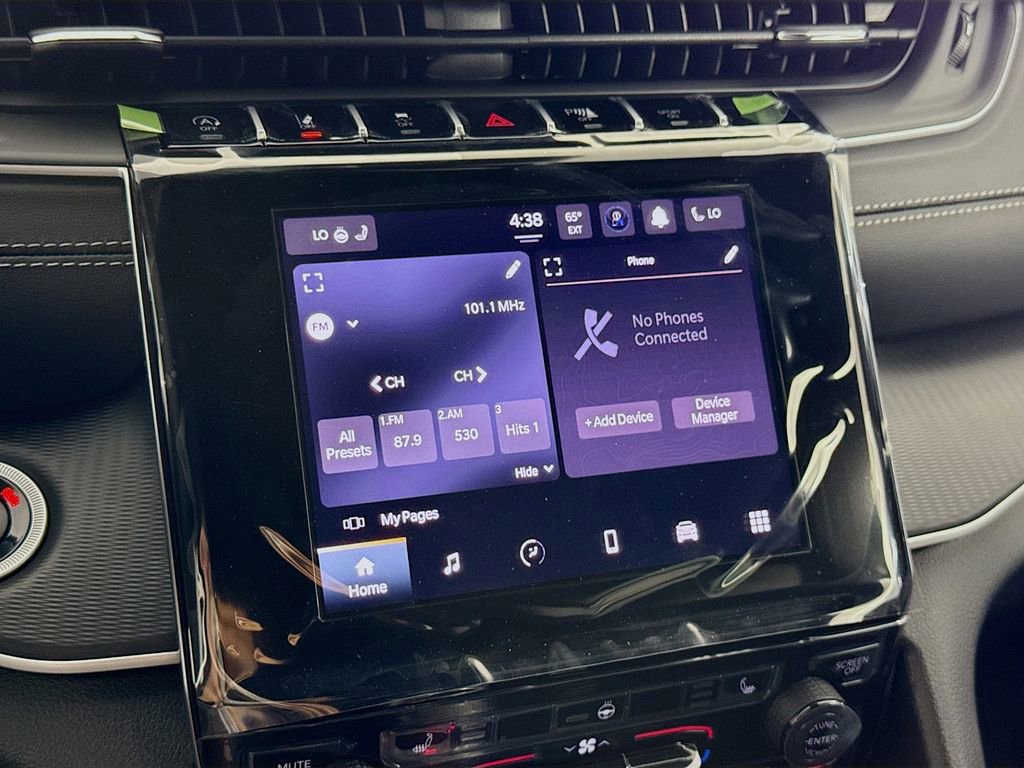 New 2025 Jeep Grand Cherokee L Laredo image 37