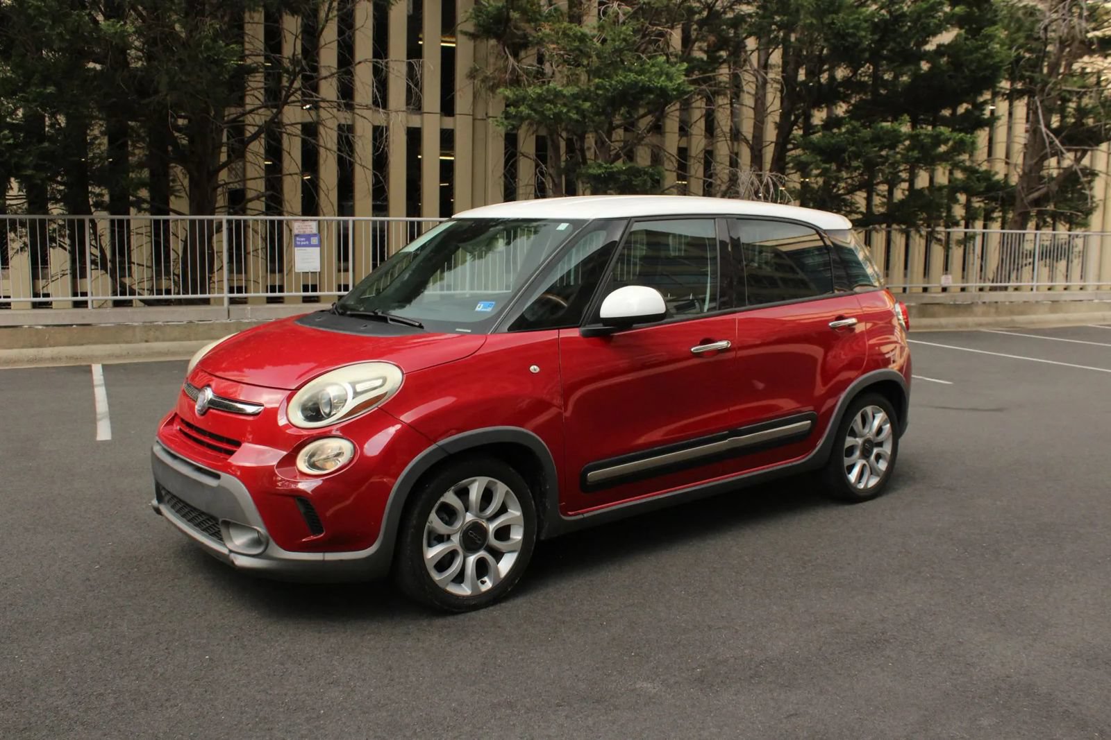Used 2015 FIAT 500L Trekking FWD image 12