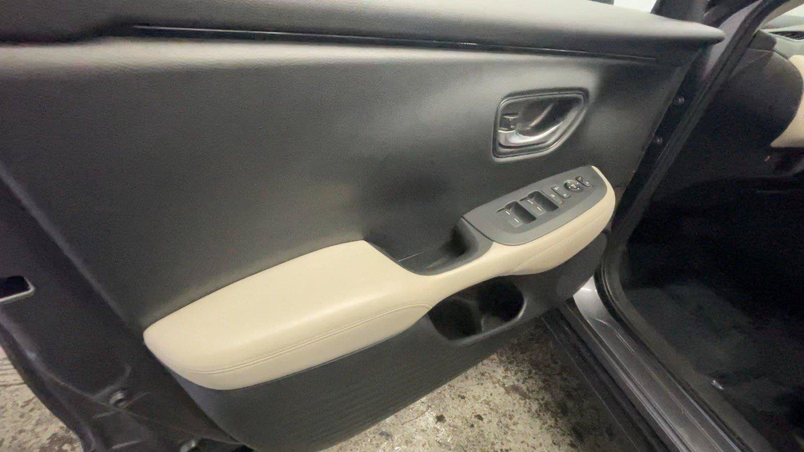 Certified 2024 Honda HR-V LX image 30