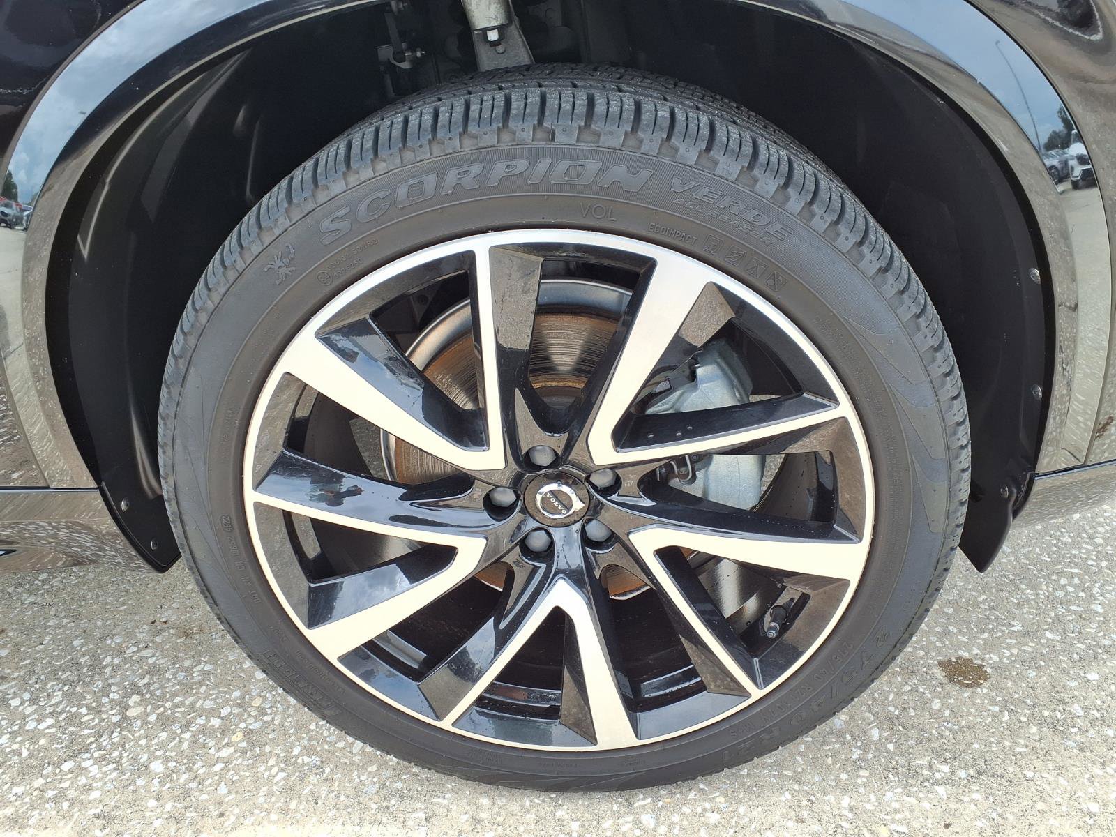 Certified 2023 Volvo XC90 B6 Plus w/ Protection Package Premier AWD/4WD image 9