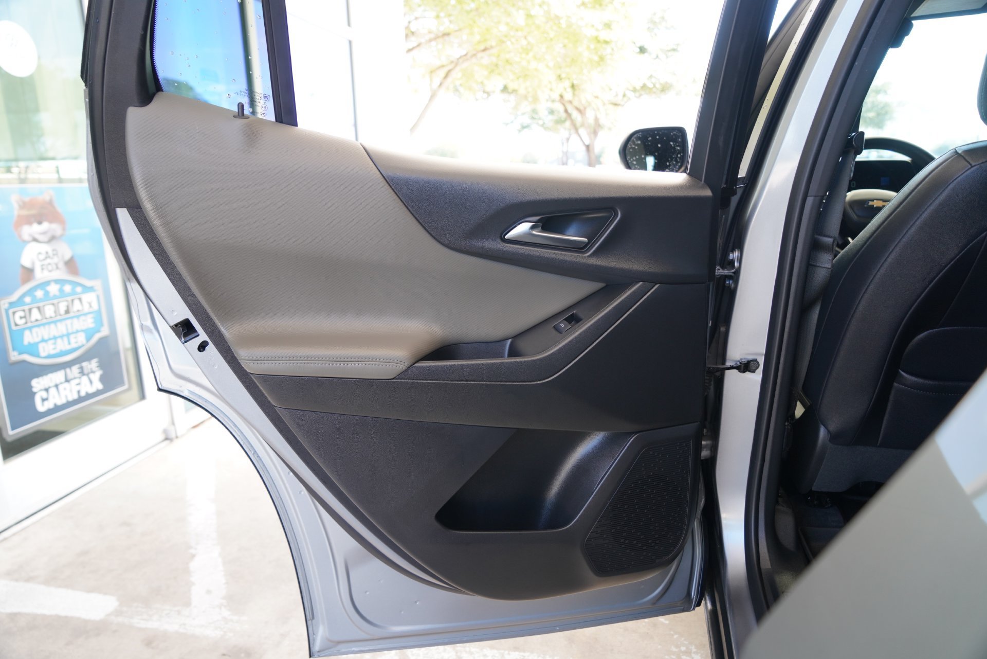 Used 2025 Chevrolet Equinox LT w/ Convenience Package II FWD image 31