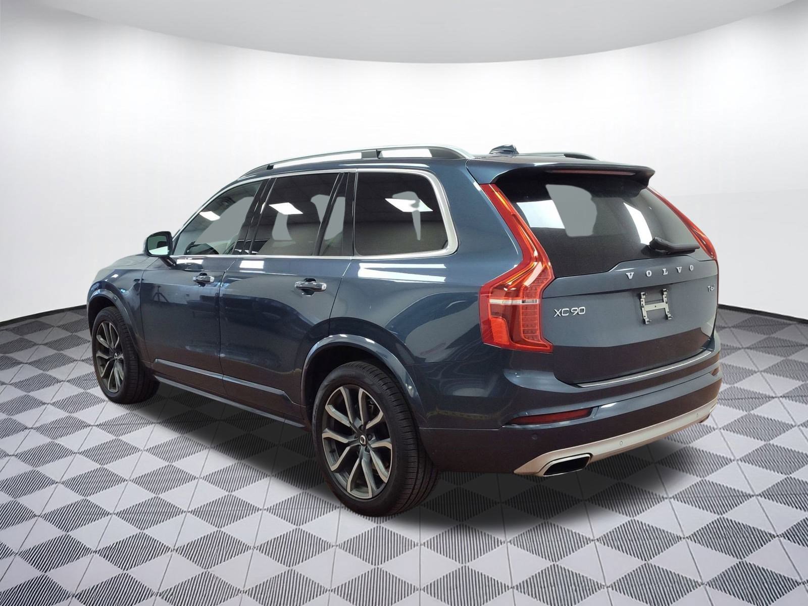 Used 2019 Volvo XC90 T6 Momentum w/ Protection Package Premier image 3